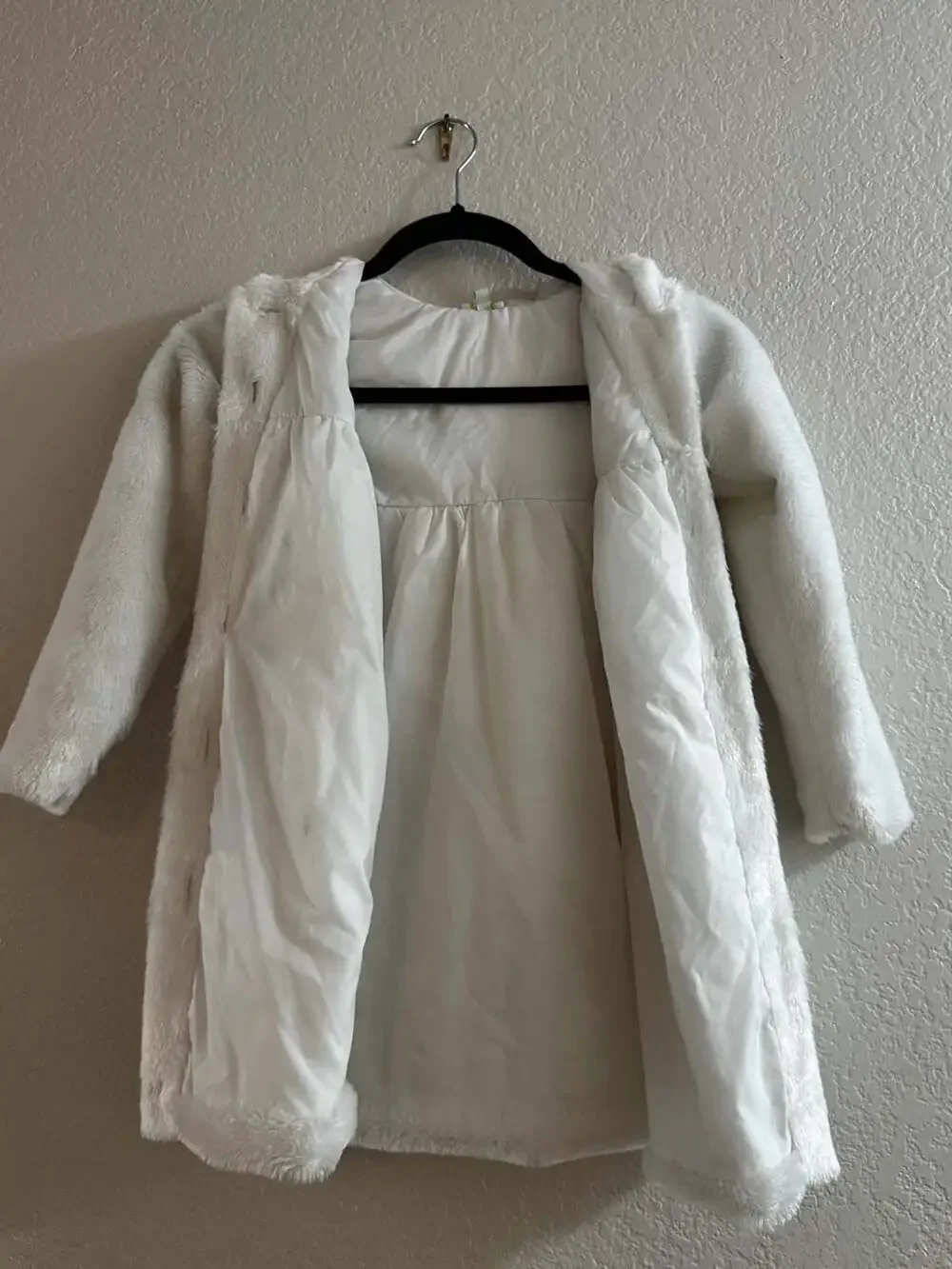 Le Top Girls White Faux Fur Hooded Winter Coat Jacket Size 6